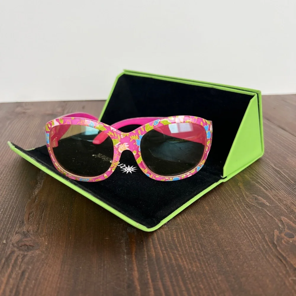 TrueDark Kids blue light blocking glasses.